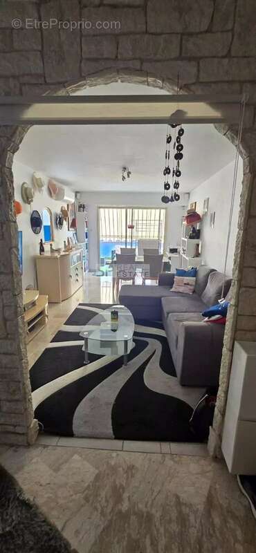 Appartement à MANDELIEU-LA-NAPOULE