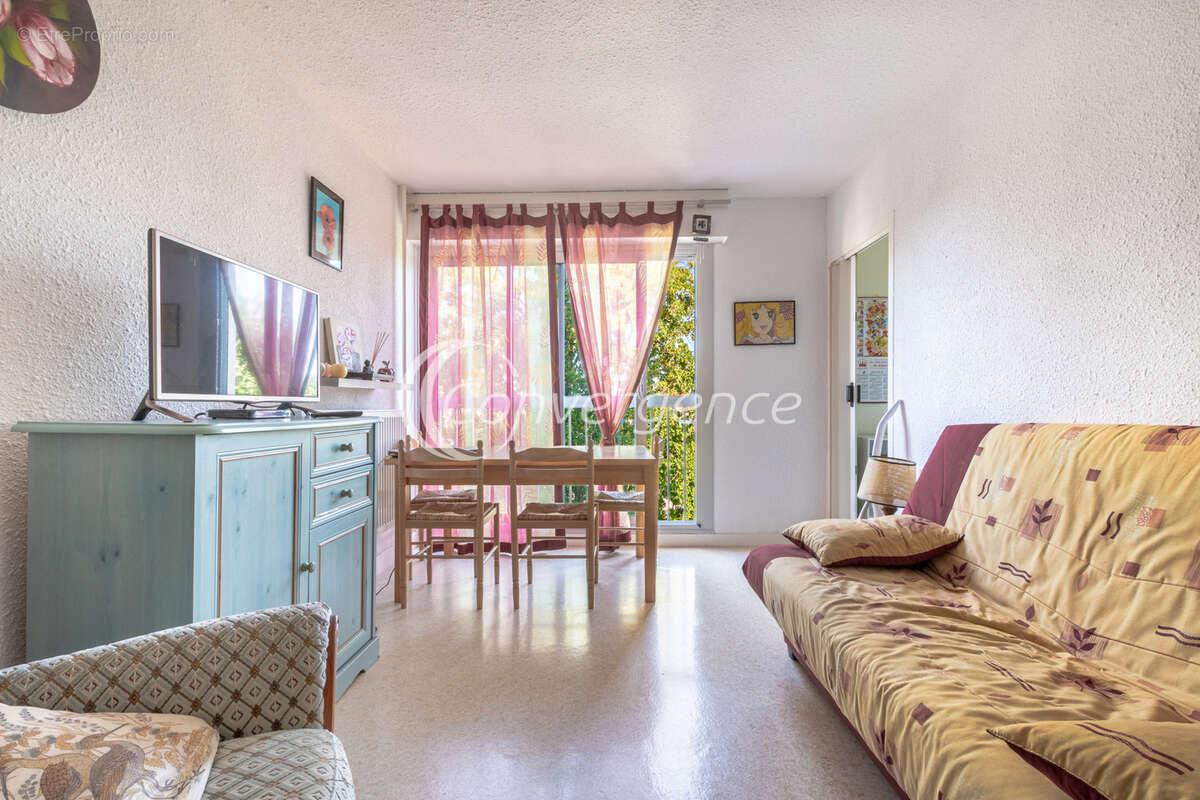 Studio, ascenseur, parking couvert quartier Baudin - photo 3