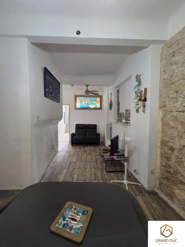 Appartement à MARSEILLE-2E
