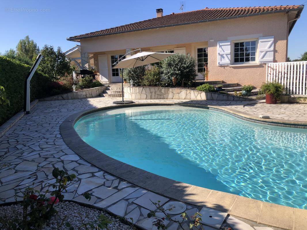 Maison à LACOURT-SAINT-PIERRE