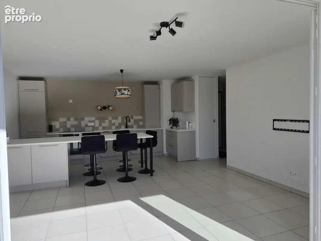 VILLY-LE-PELLOUX   T3 avec terrasse et garage - photo 4