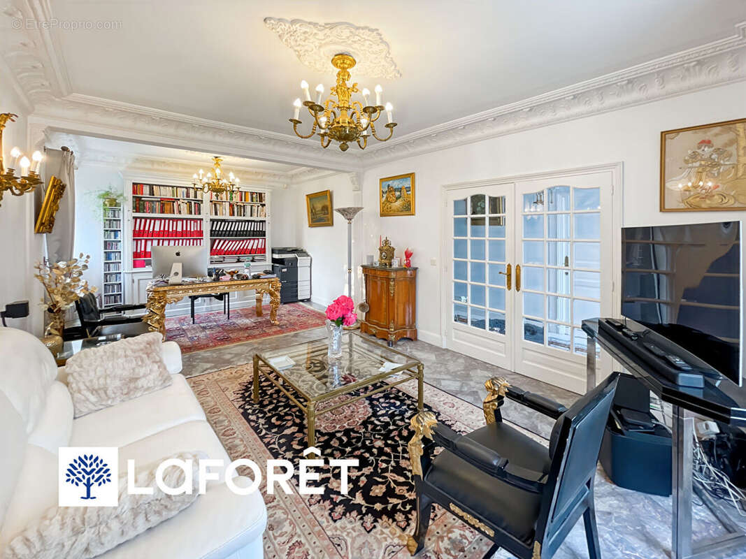 Maison à SAINTE-GENEVIEVE-DES-BOIS