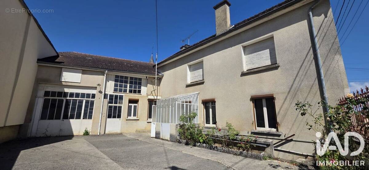 Photo 1 - Maison à COUSSEGREY