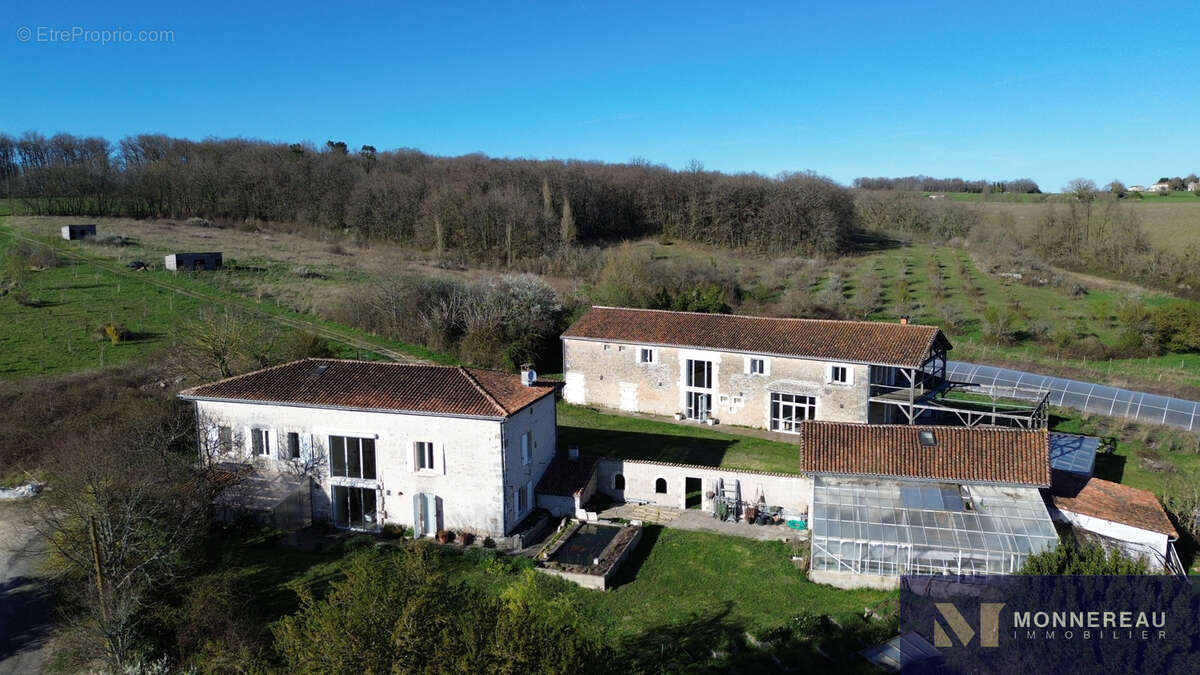 Maison à JUILLAGUET