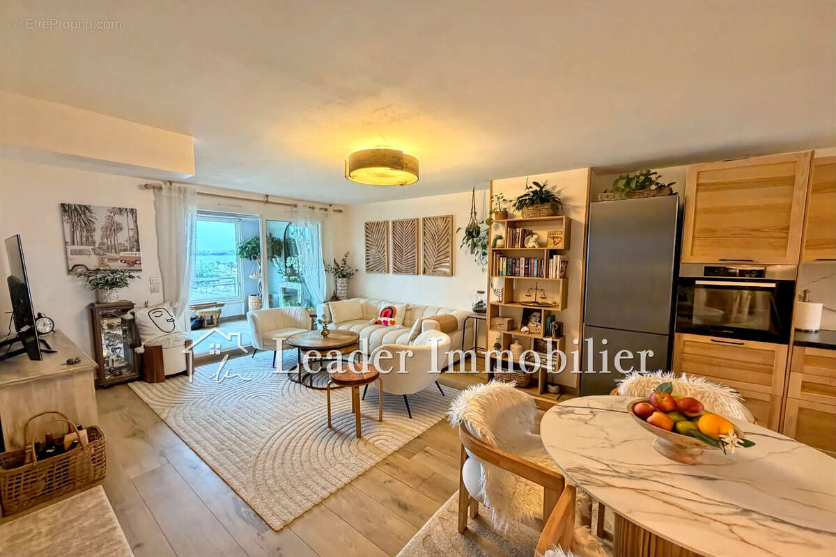 Appartement à VALLAURIS