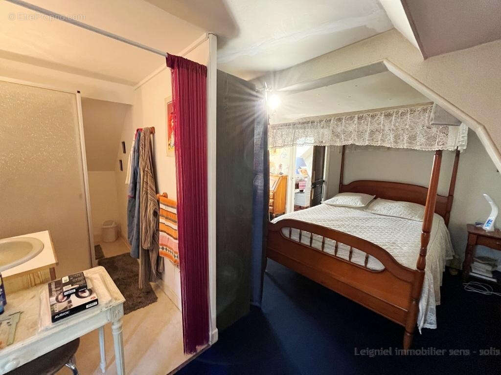Propriété avec piscine et sa maison d'amis sur son jardin de 2250m2 - photo 11