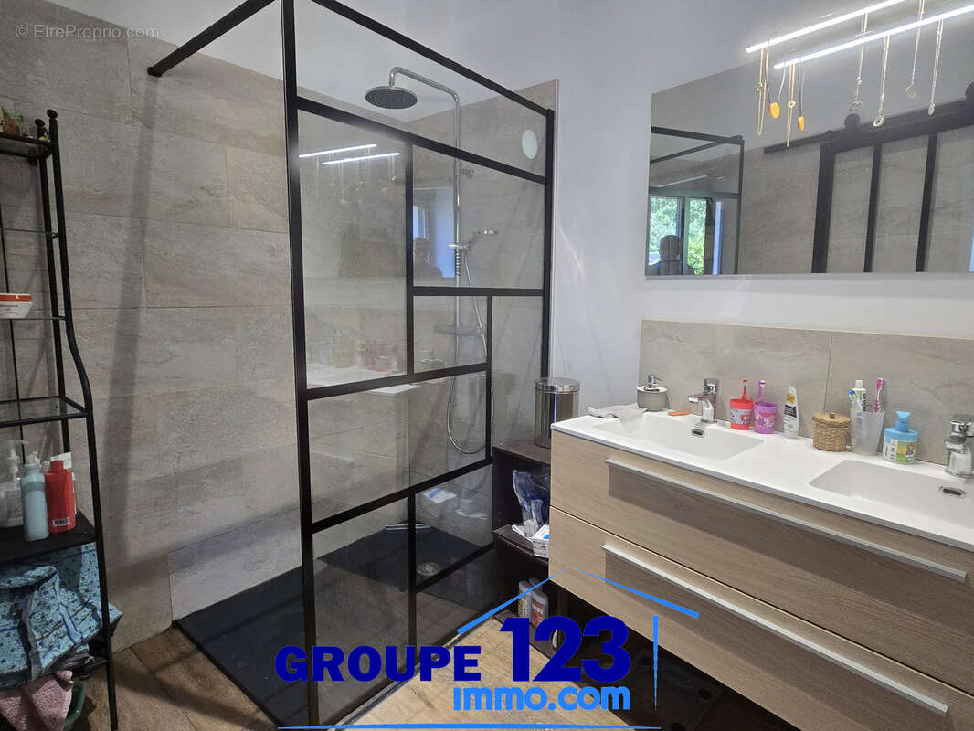 Vallan (89) - Maison de caractère entièrement rénovée - Plus de 200 m2 habitables - 4 chambres - Grand jardin - photo 7
