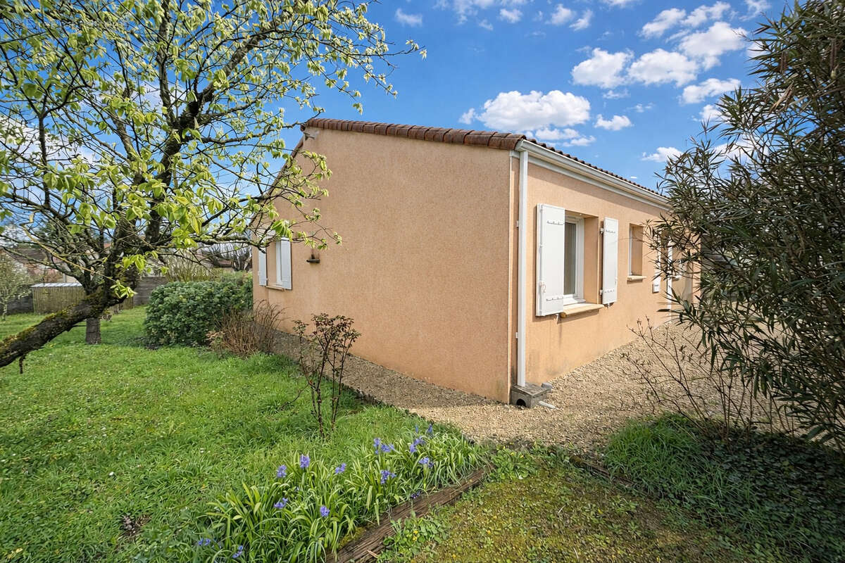 Maison à MOUGON