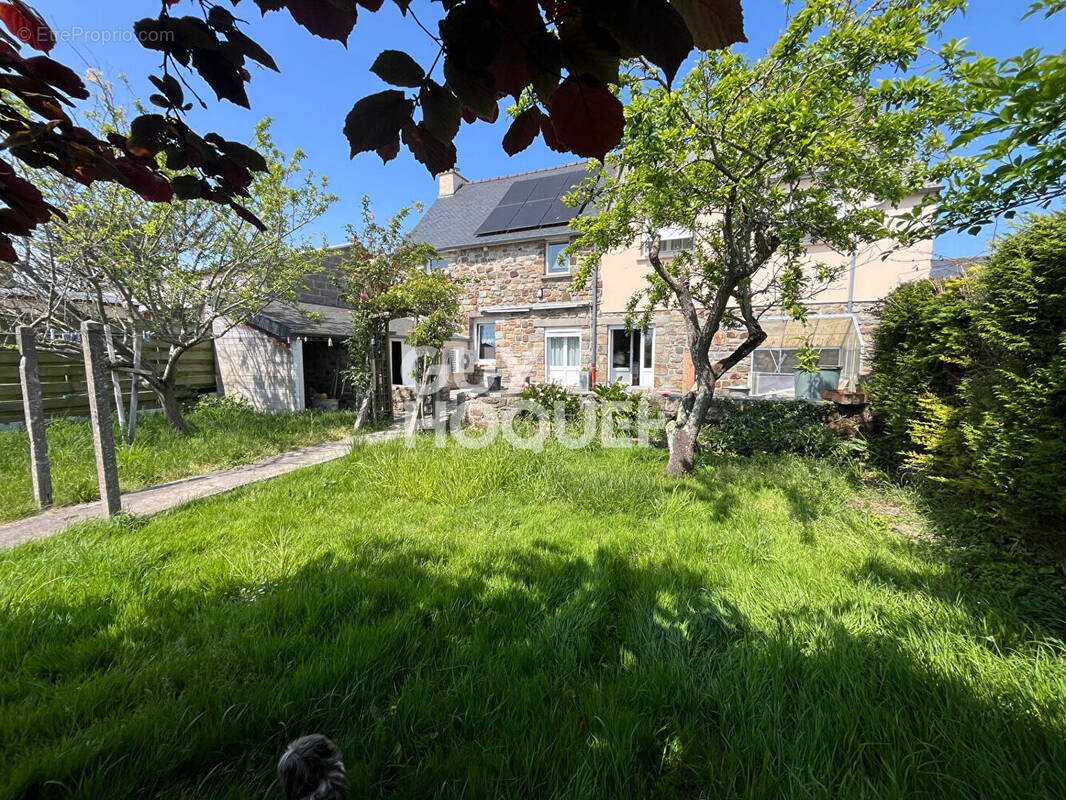 Maison à LE VIVIER-SUR-MER
