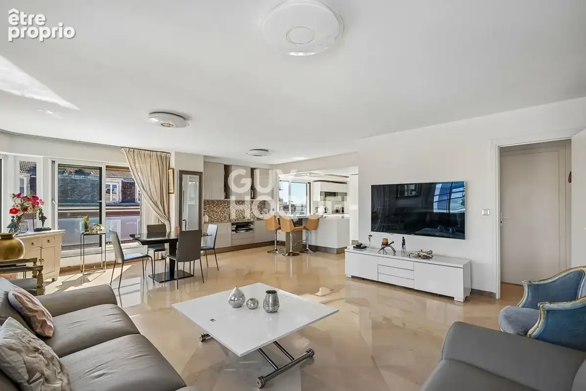 Dernier étage , T4 120m² avec terrasse et parkings - photo 3