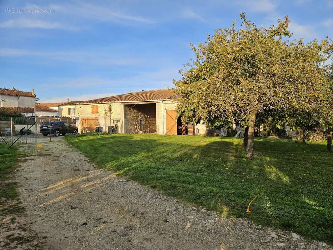 Maison à SAINT-SAUVEUR-D&#039;AUNIS