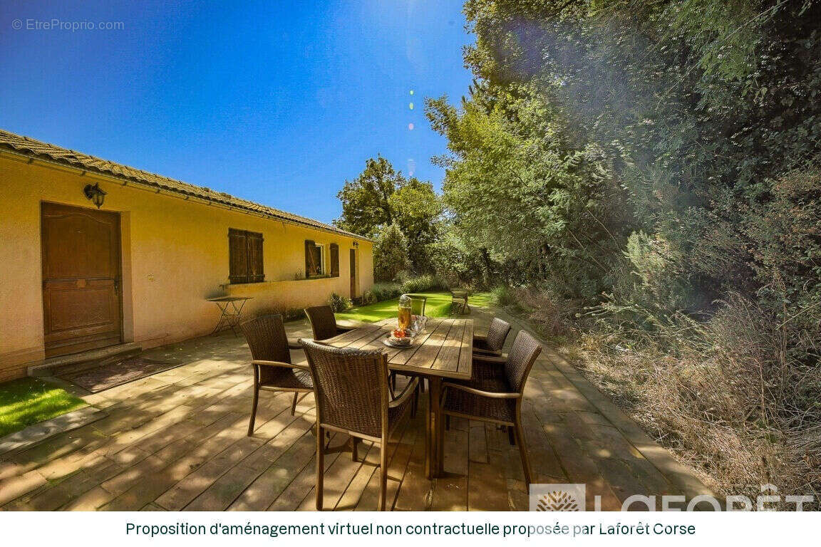 Appartement à CORTE