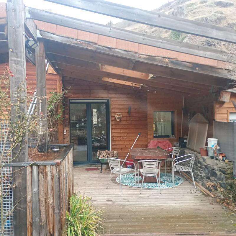 Maison à SAINT-CHRISTOPHE-SUR-DOLAISON