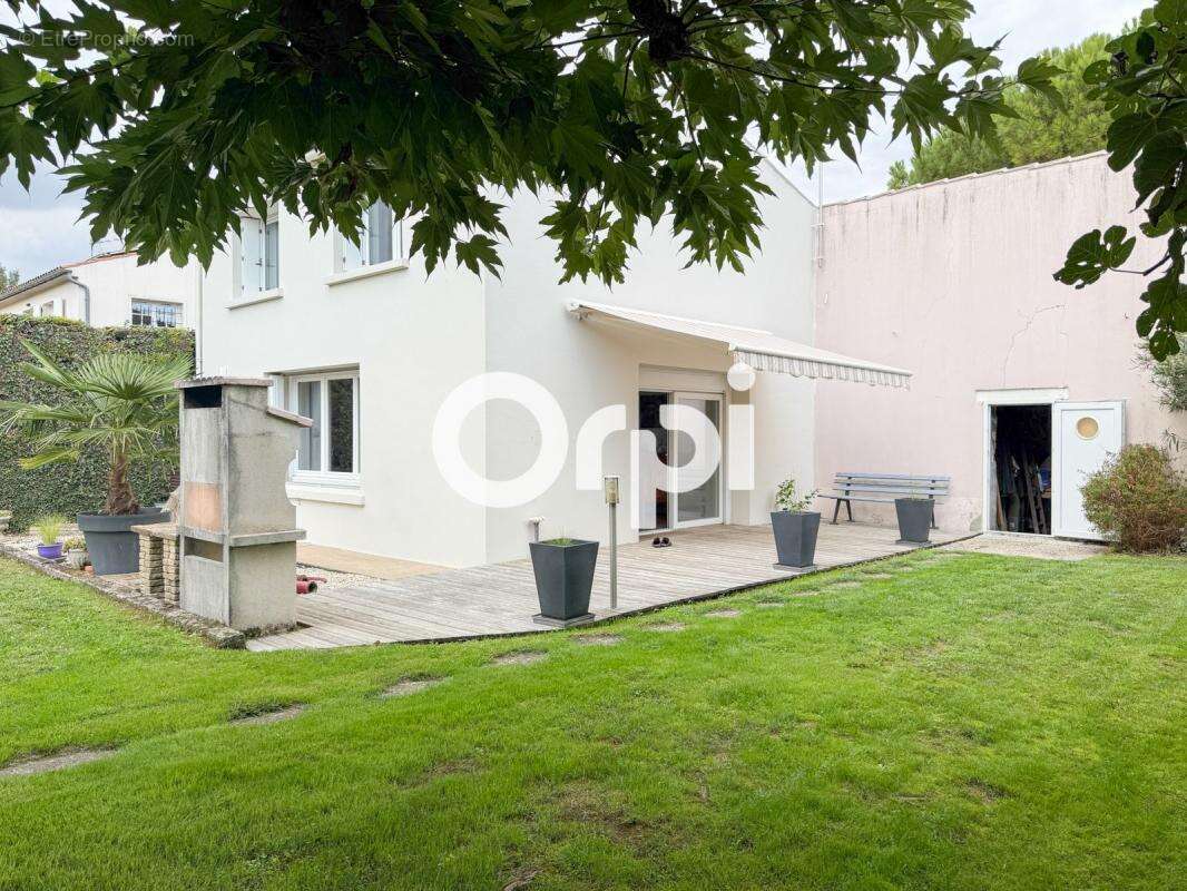 Maison à SAINTE-SOULLE