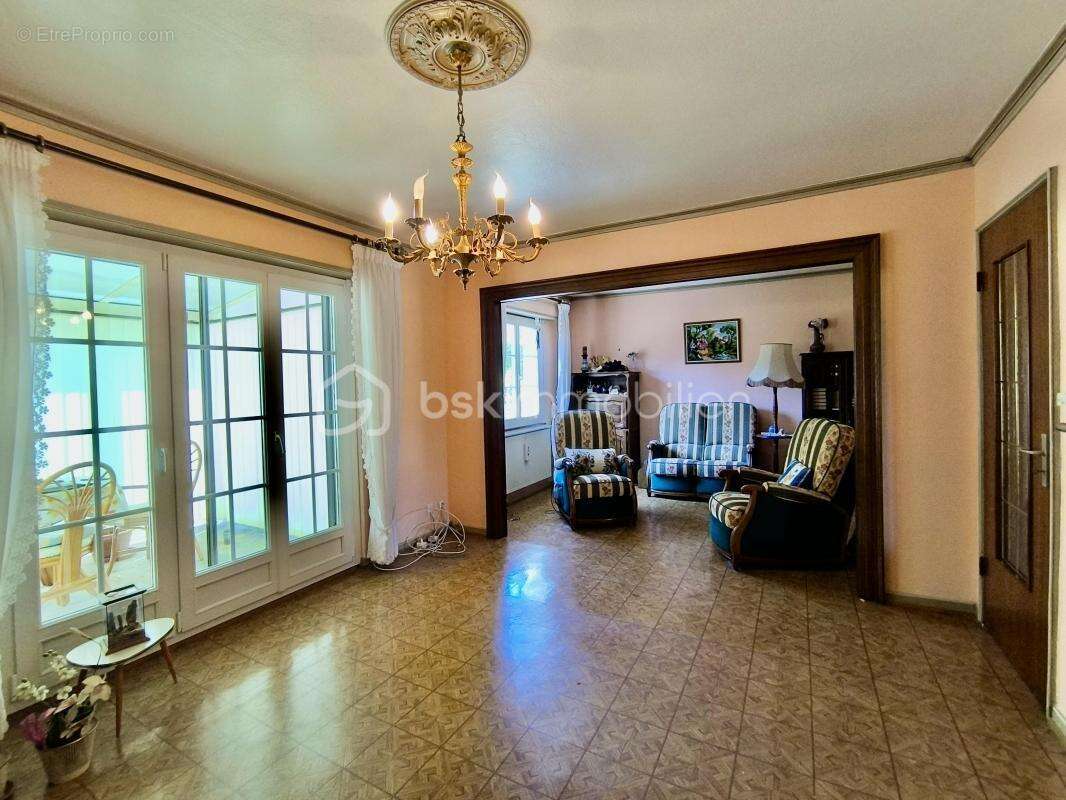 Maison individuelle de plain-pied 76 m2, 4 pièces, 2 chambres, terrain clôturé 3 ares 87 – Vue Montagnes - photo 7