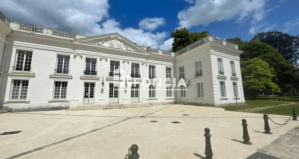 Appartement à MORIGNY-CHAMPIGNY