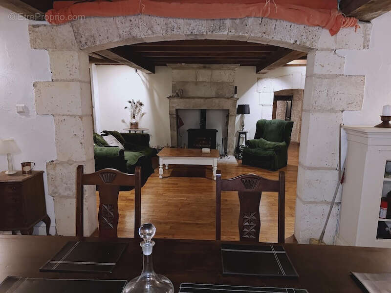 Maison à CHAMPAGNE-ET-FONTAINE