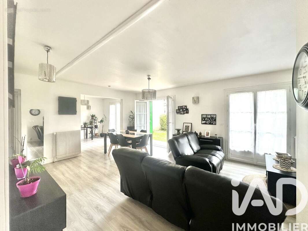 Maison 122 m² à Brie-Comte-Robert  - photo 2