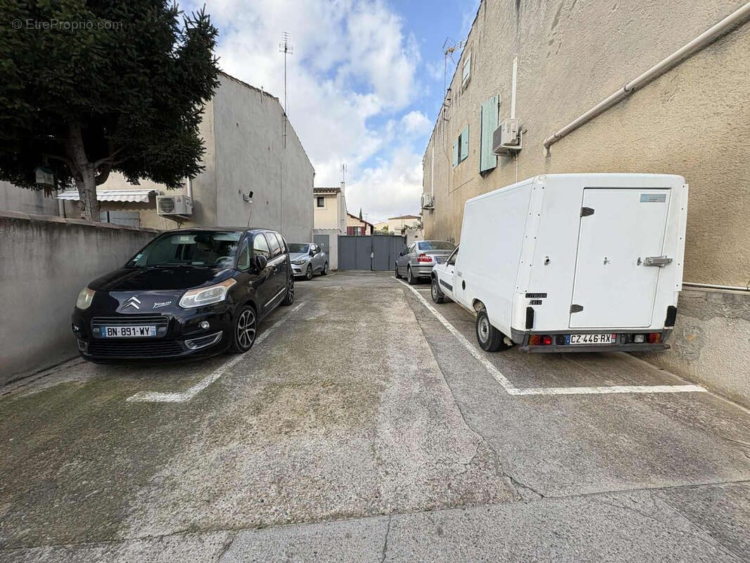 Autre à SAINT-GILLES