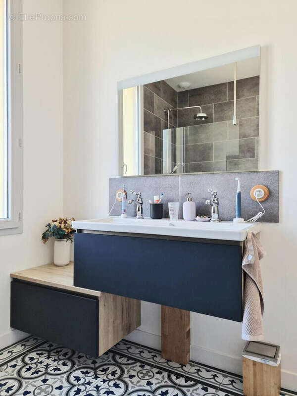 18298 - Maison à BELVEZE-DU-RAZES