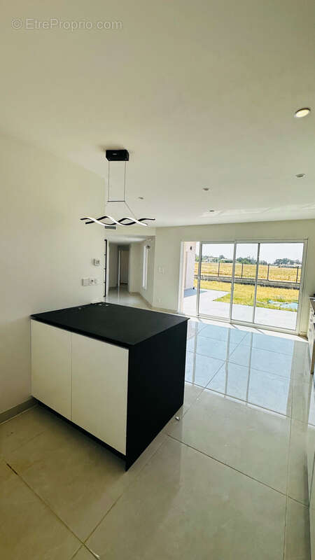 Maison récente T4 avec jardin de 990 m2 - photo 5