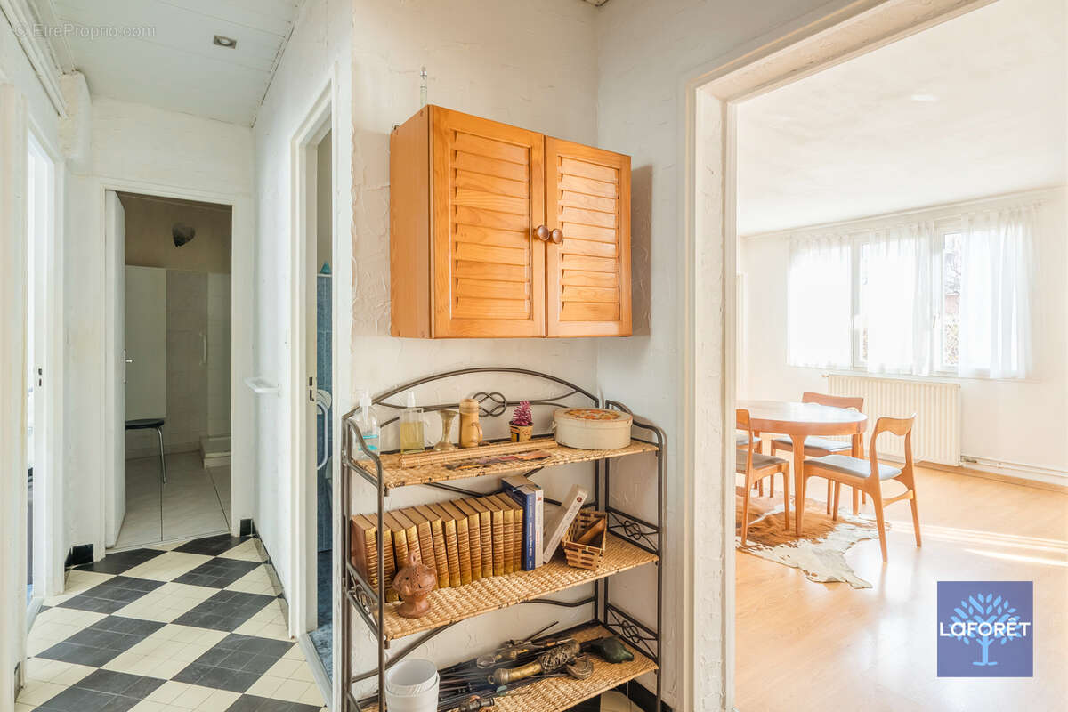 Appartement à LES PAVILLONS-SOUS-BOIS