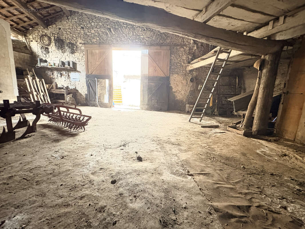 Maison à LA CALMETTE