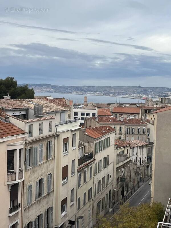 Appartement à MARSEILLE-7E