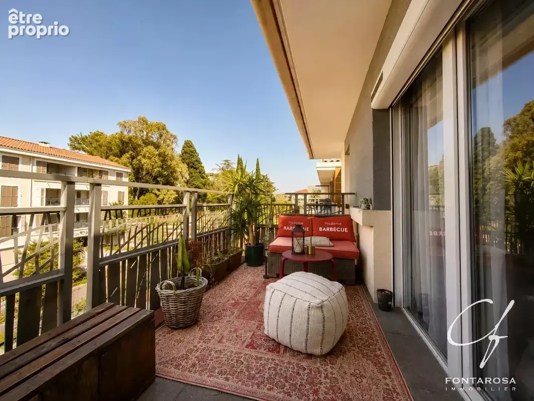 Appartement à PUGET-SUR-ARGENS