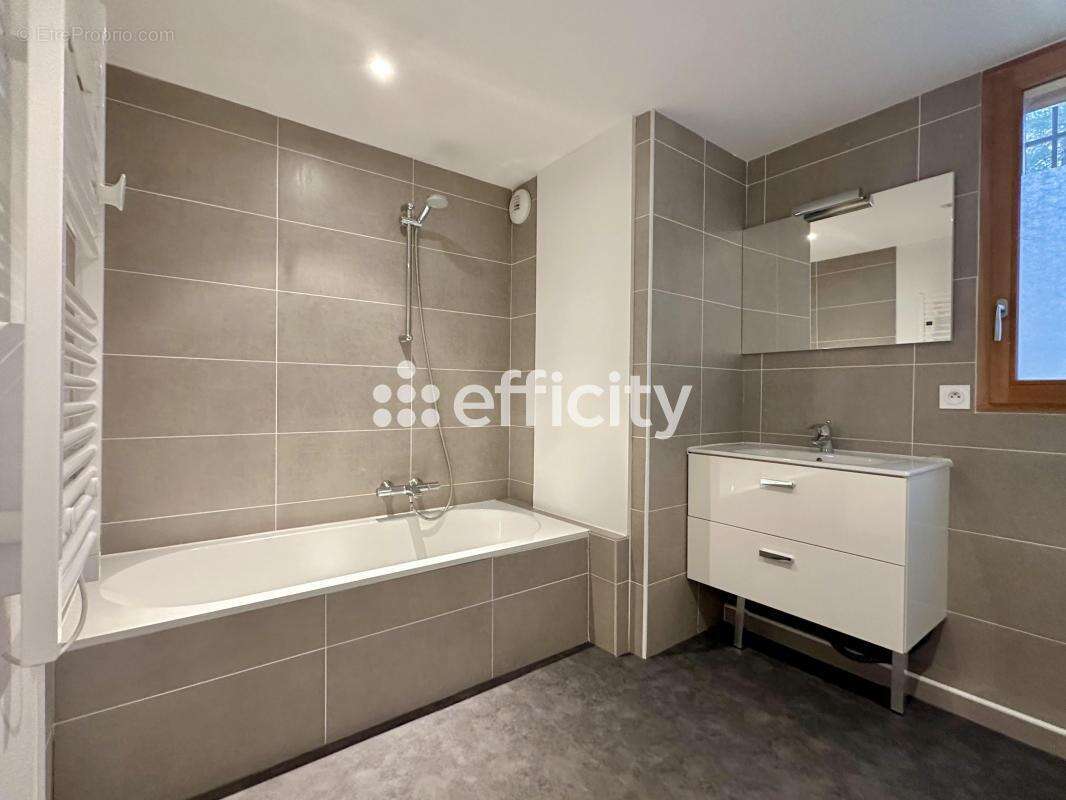 Appartement à SAINT-ETIENNE-DE-TINEE