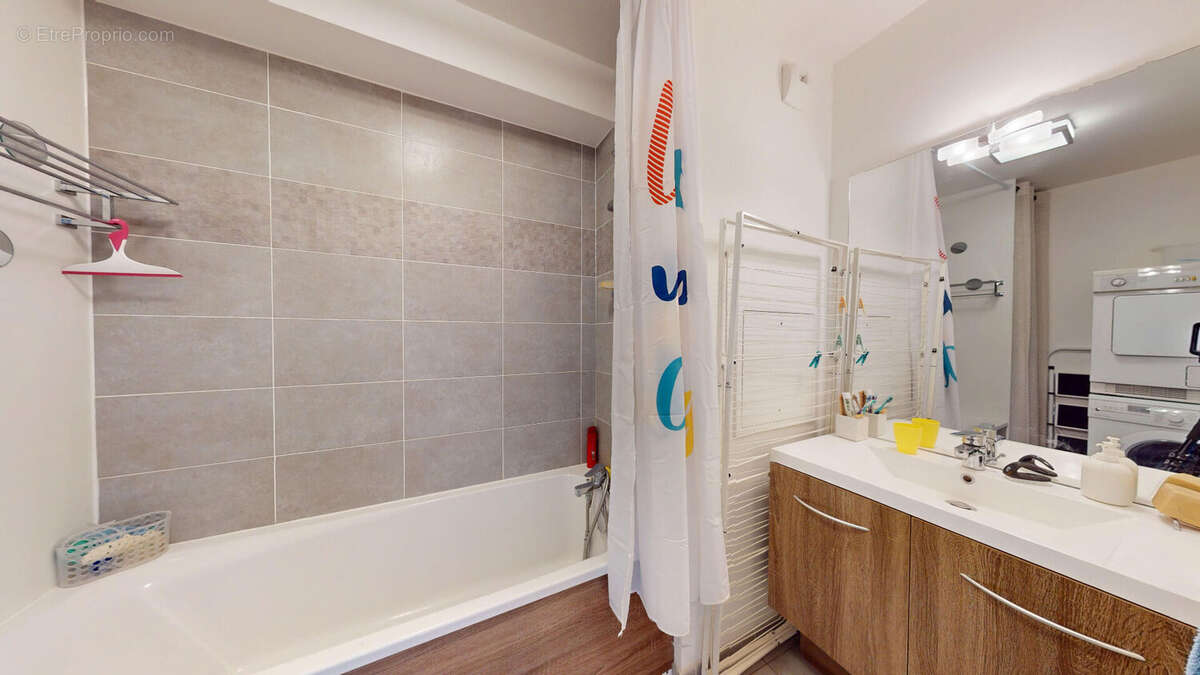 Appartement à AUBERVILLIERS