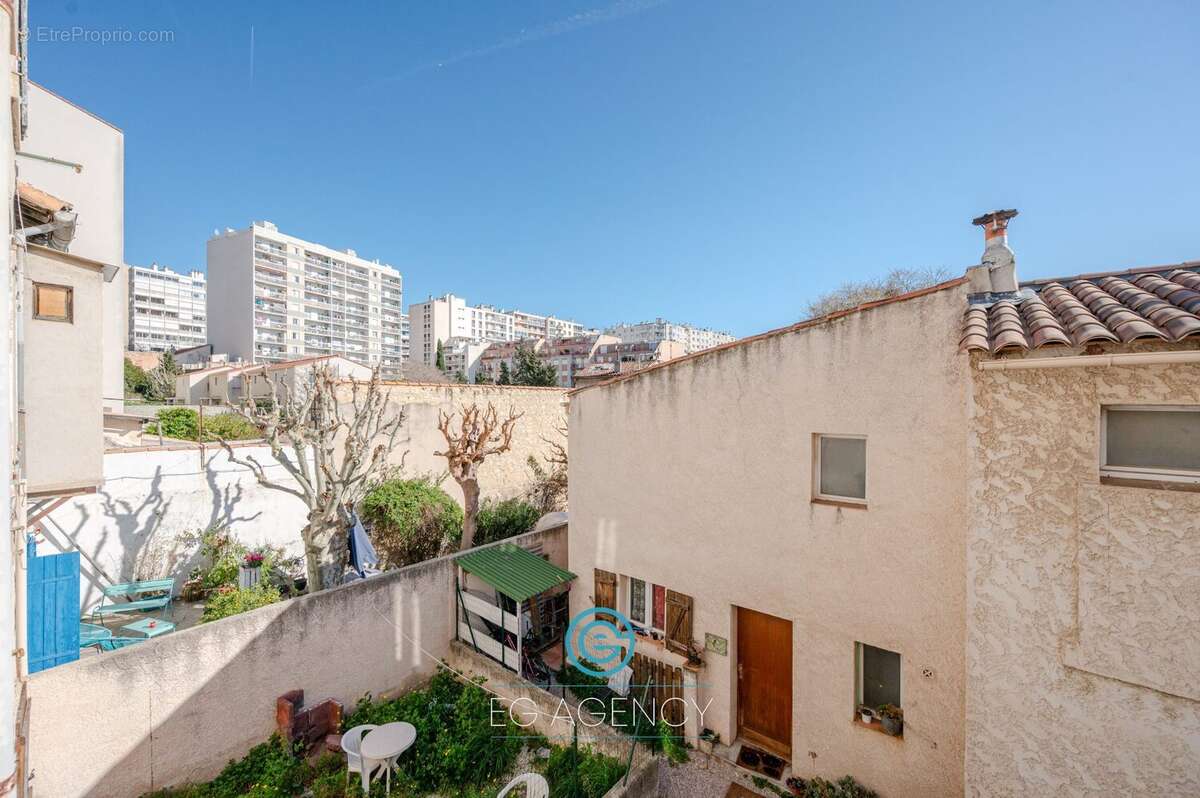 Appartement 65 m² à Marseille-4e  - photo 2