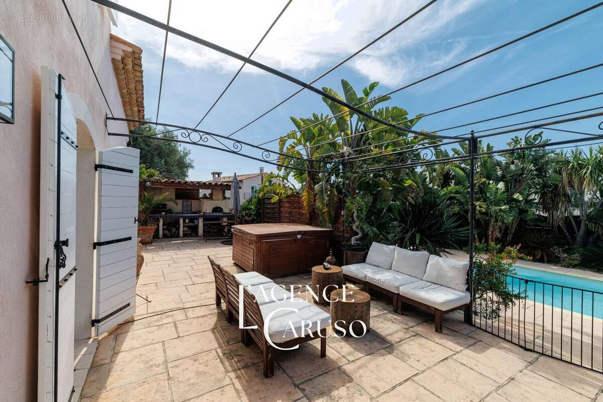 Maison à CAGNES-SUR-MER