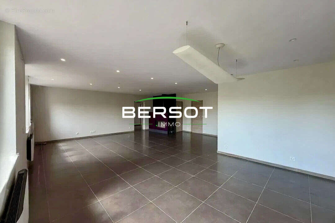 Appartement T6 152 m² proche centre-ville de Valdahon - photo 5
