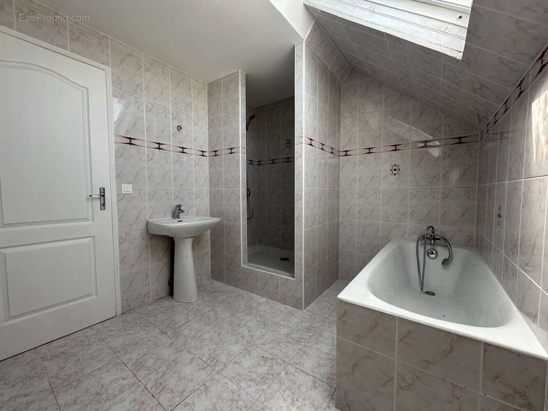 Réf 2262. Maison de ville, 4 chambres - photo 9