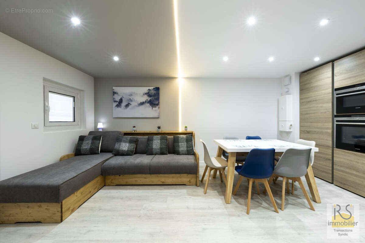 Salon salle à manger - Appartement à ARACHES-LA-FRASSE