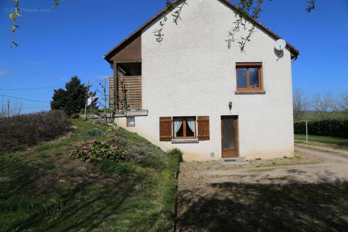 Maison à ETANG-SUR-ARROUX