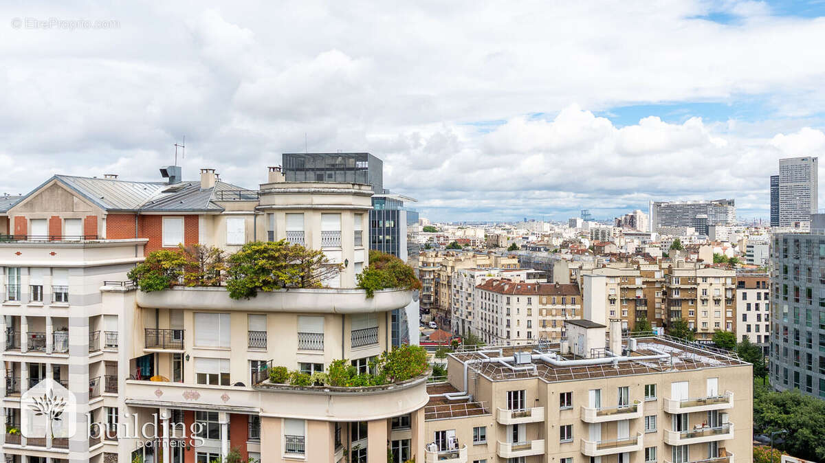Appartement à COURBEVOIE