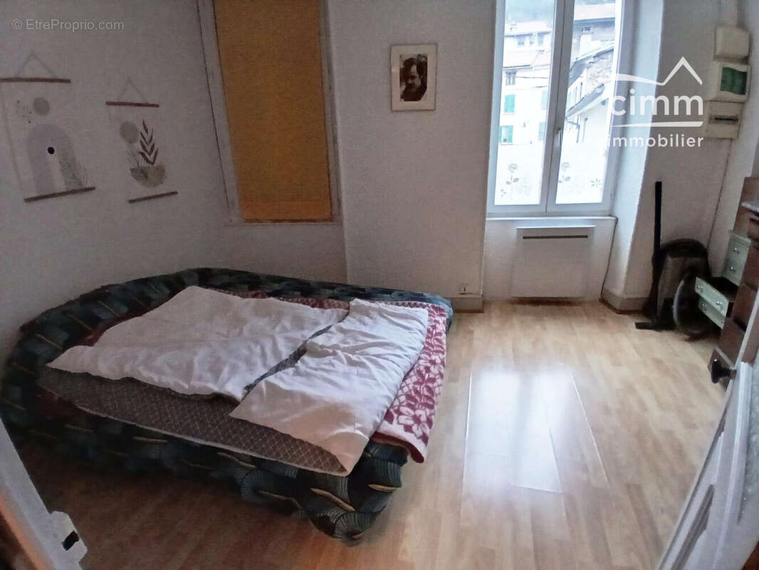 Chambre-salon 2ème