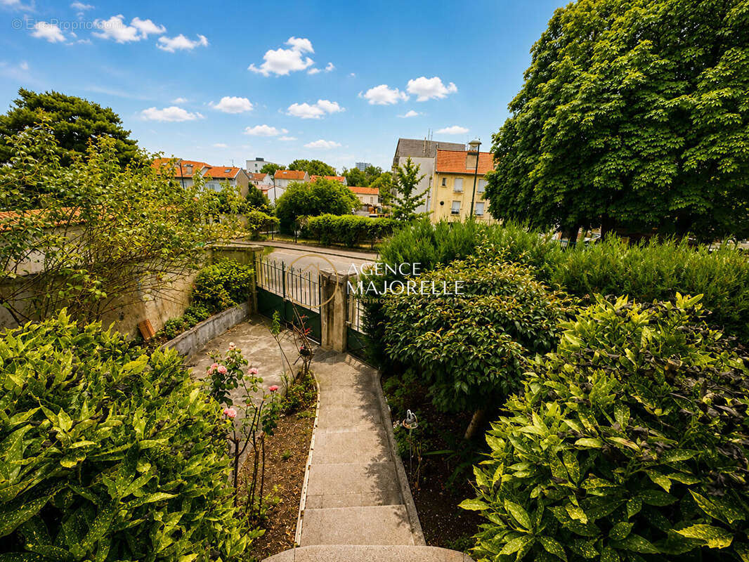 Maison de maître, Laxou village ( 6 chambres, garage et jardin). - photo 2
