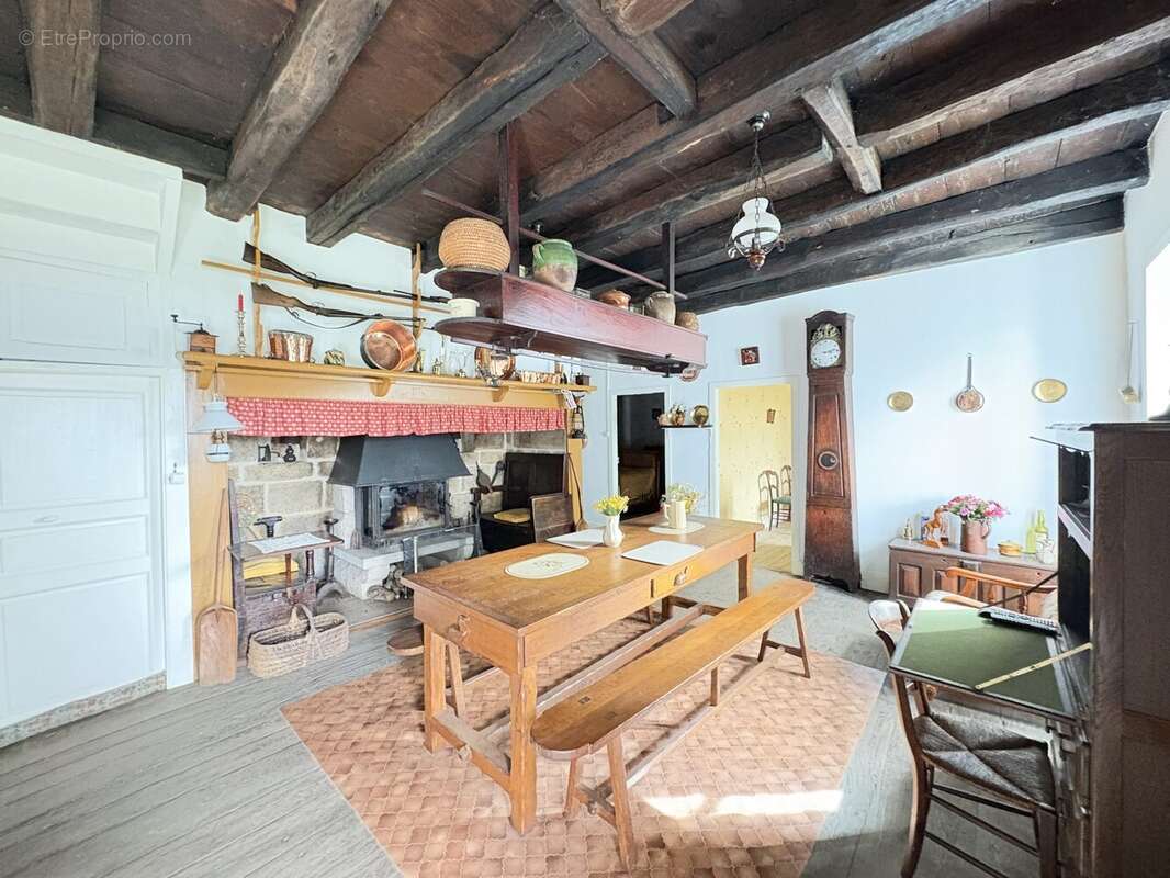 Maison à SAINT-JULIEN-AUX-BOIS