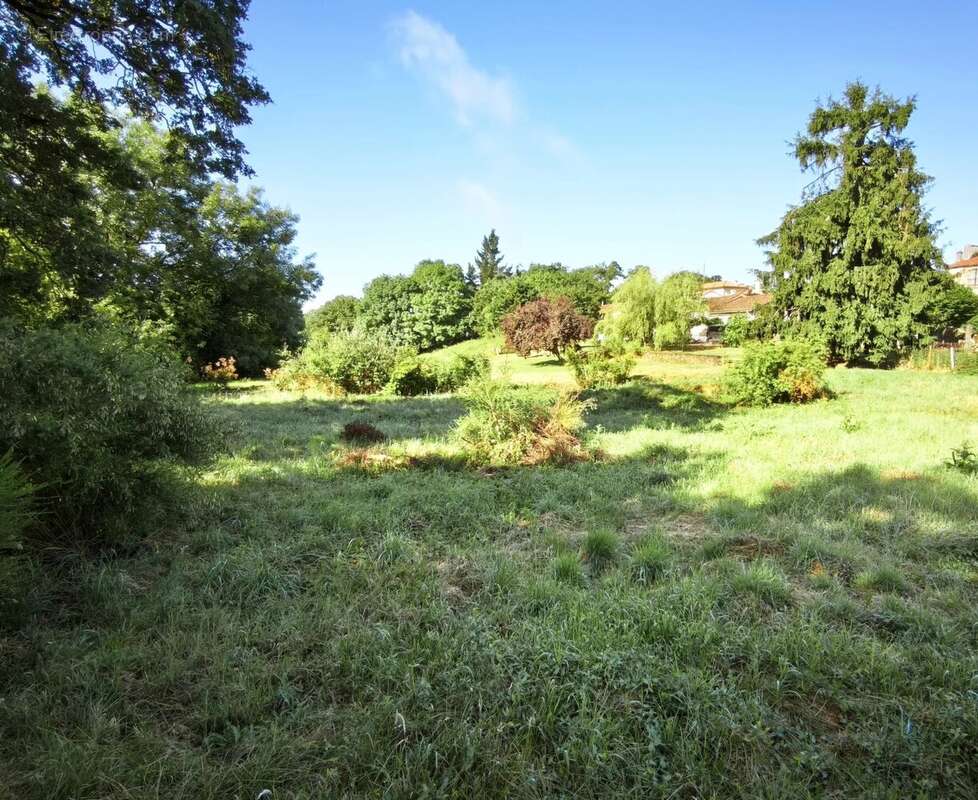 Terrain constructible viabilise - la chapelle bertrand - photo 3
