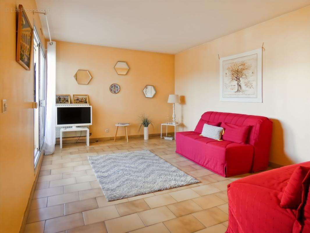 Uzès Centre – Appartement 43 m² avec loggia et parking – Résidence sécurisée - photo 2
