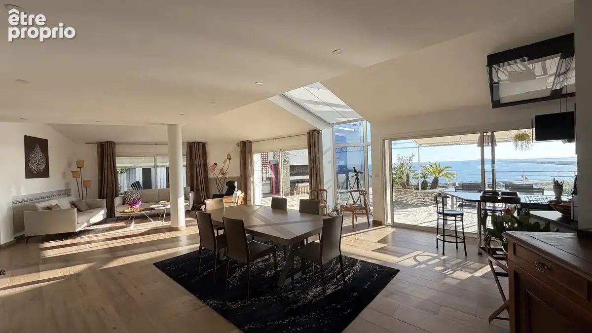 Villa d'architecte proche de 300 m2 vue mer piscine sur le Mont Saint-Clair à Sète - photo 2