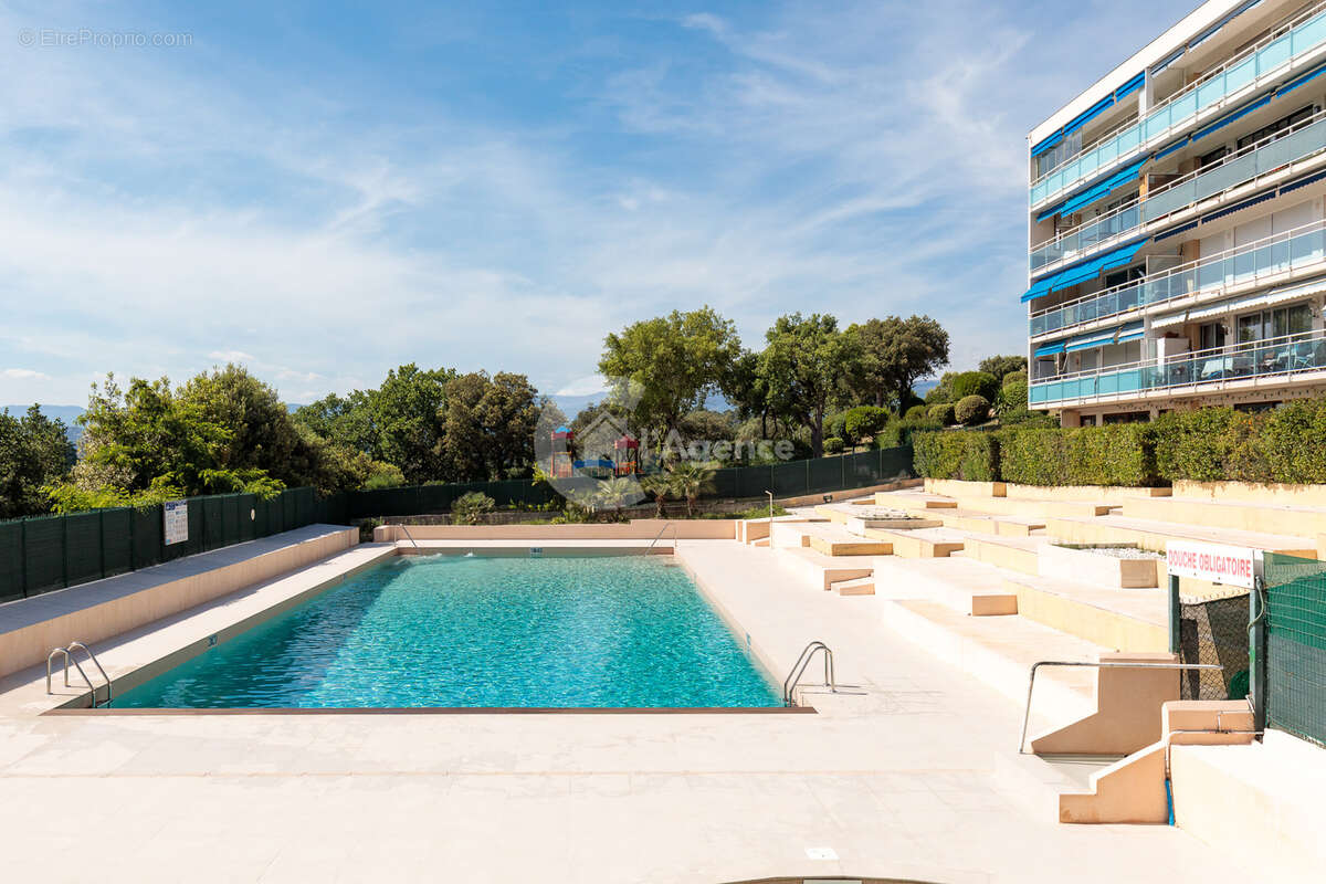 Appartement à LE CANNET