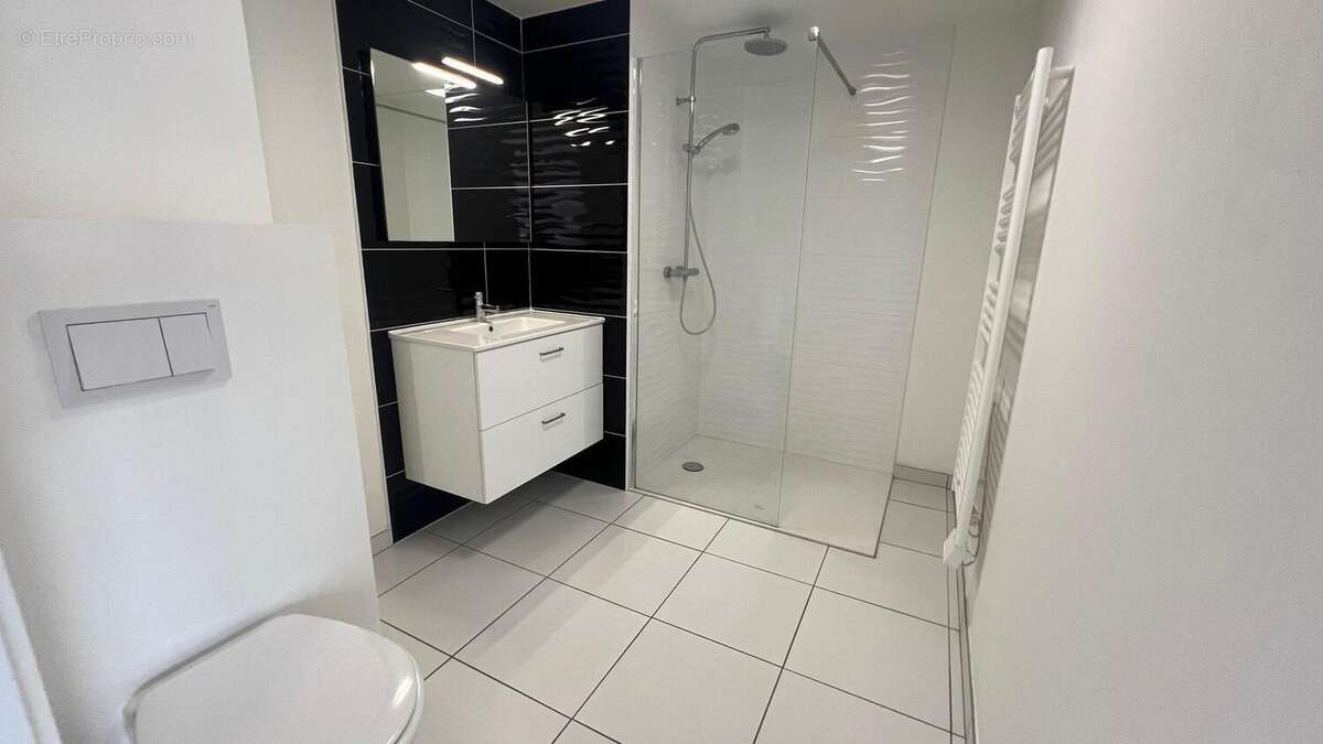 Photo 8 - Appartement à LA TOUR-DE-SALVAGNY