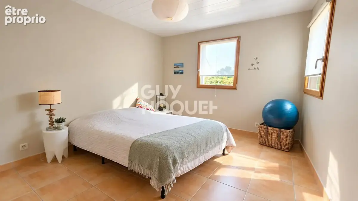 Pluneret - Maison familiale de plain-pied, 205 m² sur 2159 m² de terrain - photo 6