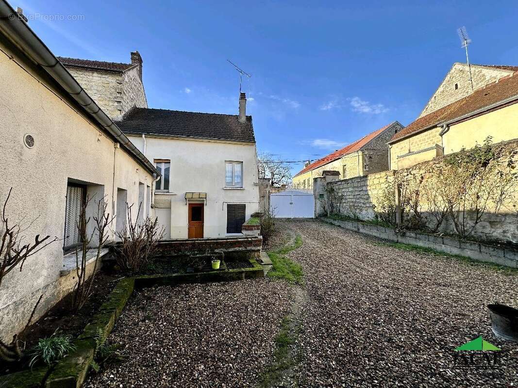 Maison à AUVERS-SUR-OISE