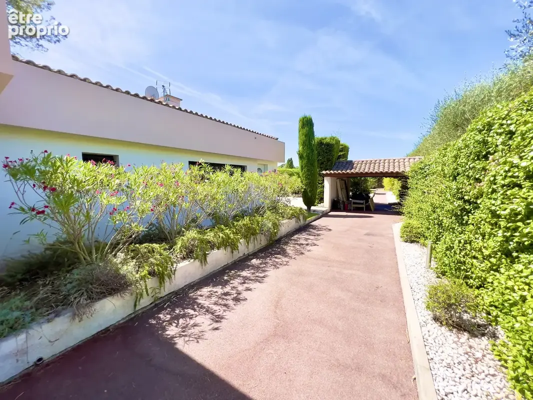 Mougins villa individuelle t4/t5 de plain pied 170m piscine terrain plat 1400m2 piscine - photo 5