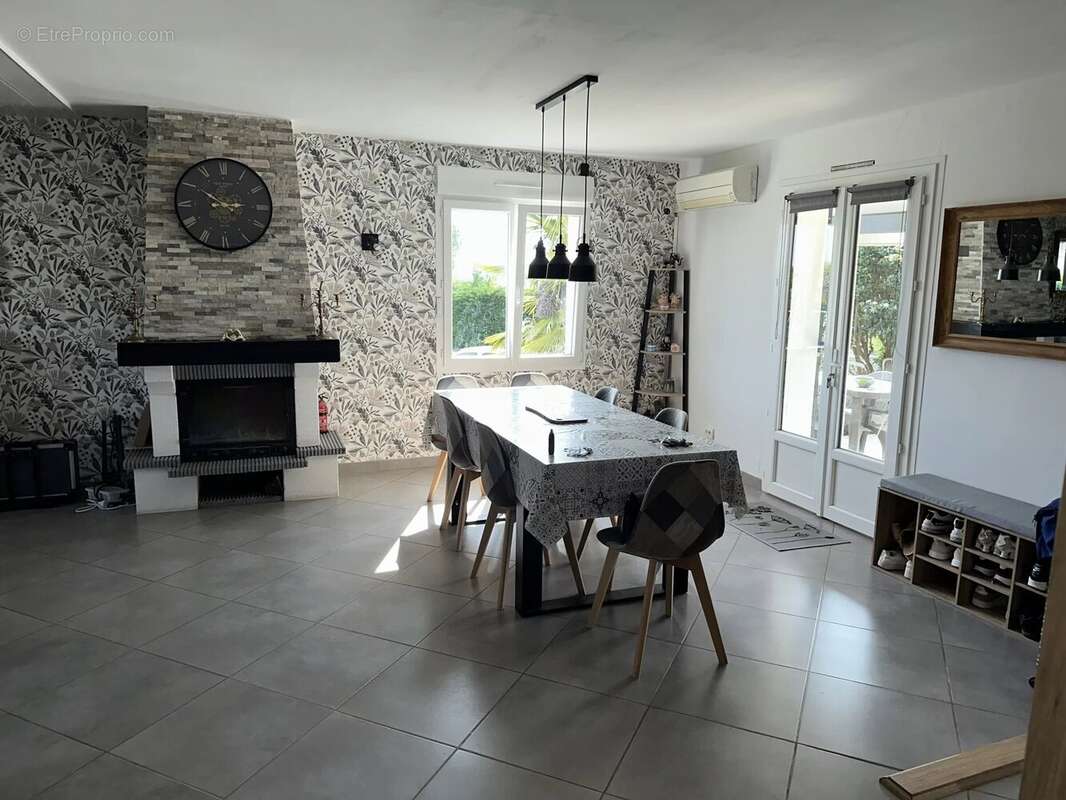 Maison à SAINT-MAURICE-LA-CLOUERE